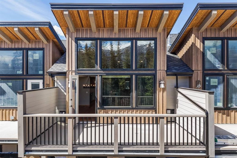 20 Policeman's Creek Mews, Canmore, T1W 0P4 | Image 2