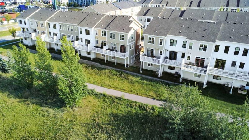503 Nolanfield Villas NW, Calgary, T3R 0T9 | Image 2