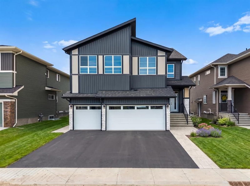 83 Dawson Wharf Mount, Chestermere, Alberta