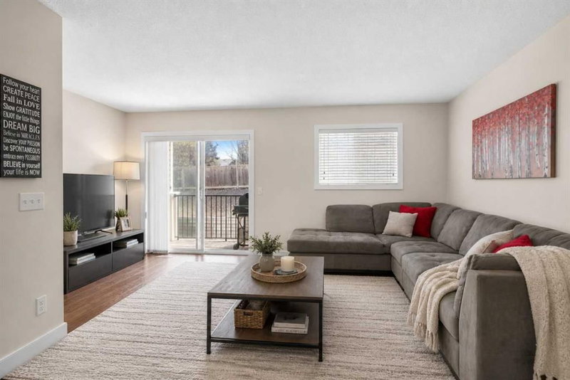 89 Pantego Lane NW, Calgary, T3K 0T1 | Image 3
