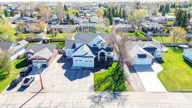 39 N 1 Street E
