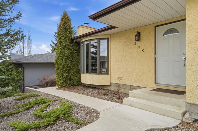 330 Silver Ridge Crescent NW