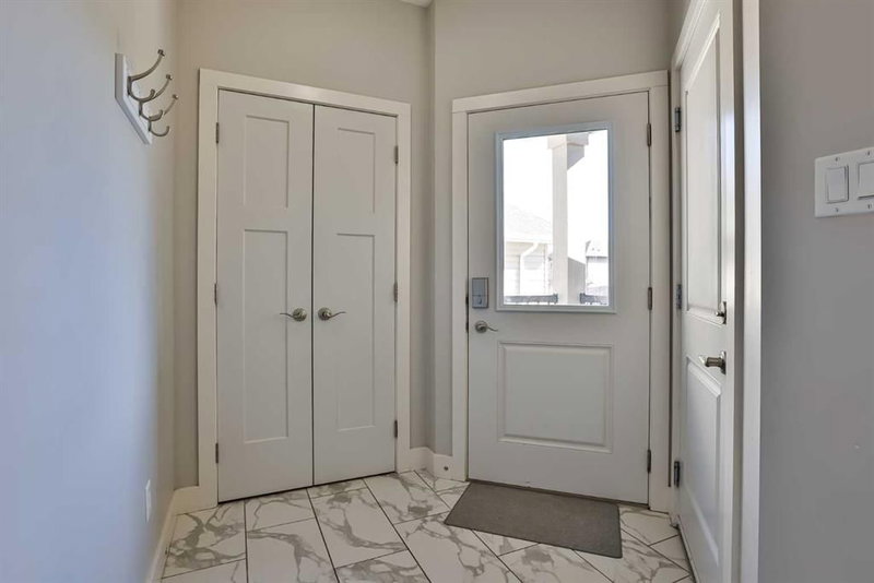 522 Moonlight Lane W, Lethbridge, T1J 5K1 | Image 2