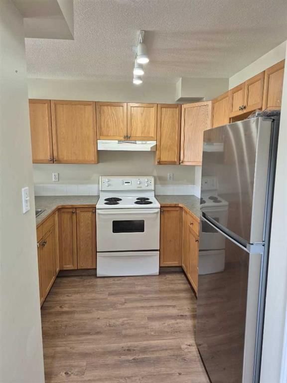 21 - 545 Highlands Boulevard W