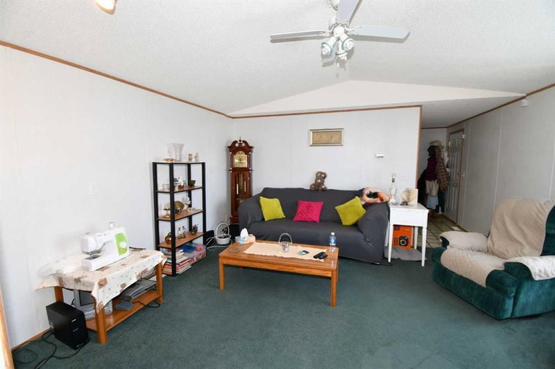 24 Maple Drive W, Brooks, T0J 0B0 | Image 2