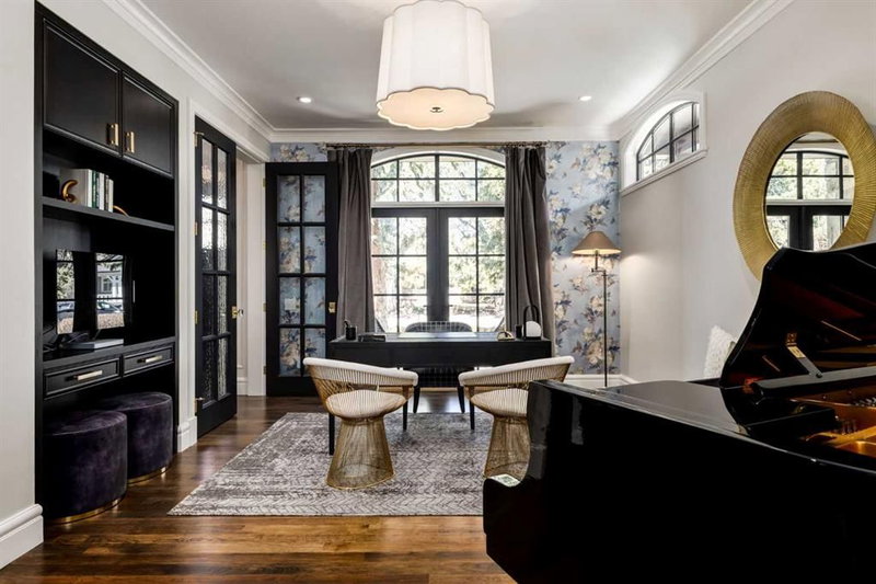 313 38 Avenue SW, Calgary, T2S 0V7 | Image 3