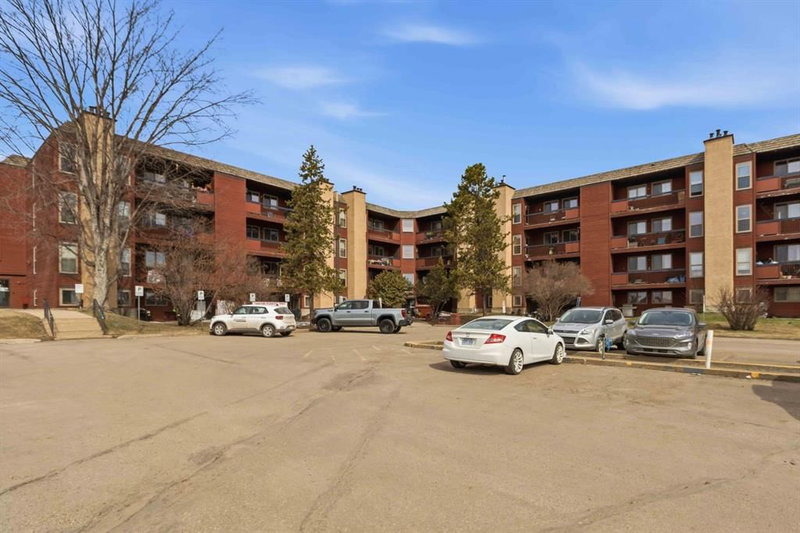 Recently sold home in Thickwood