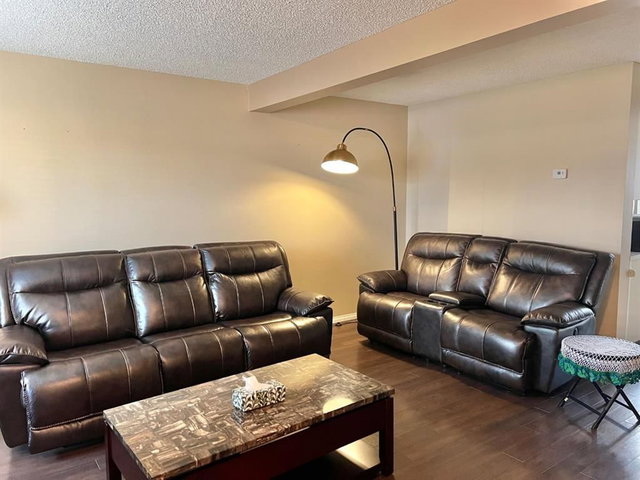 808 Birchwood Close