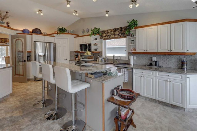 24 Willow Point