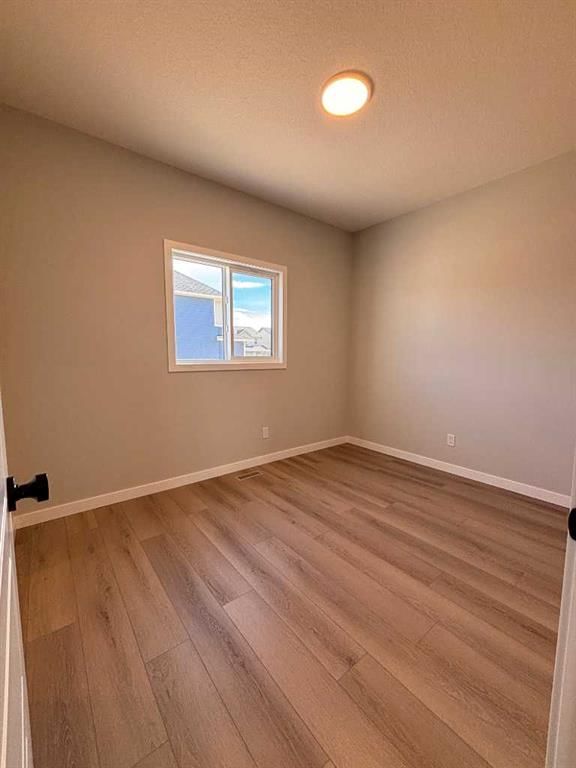 475 Baywater Green SW, Airdrie — listing photo 3