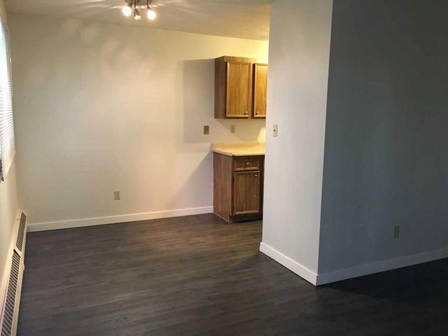 302 - 27 Bennett Street