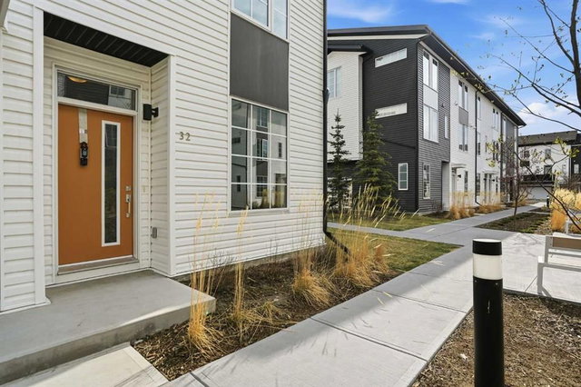 32 Walgrove Common SE