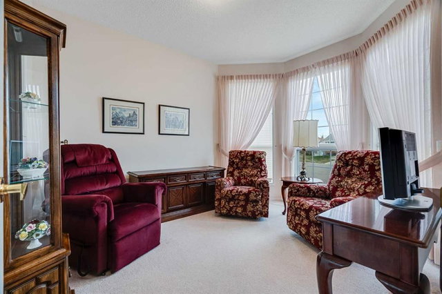 58 Evergreen Bay SW