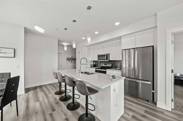 305 - 19661 40 Street SE