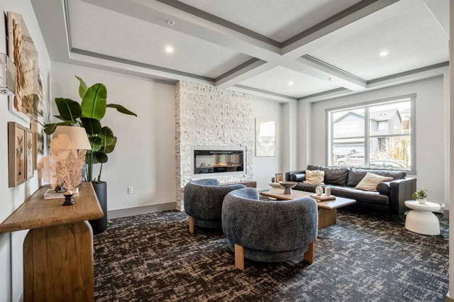 405 - 125 Wolf Hollow Crescent SE