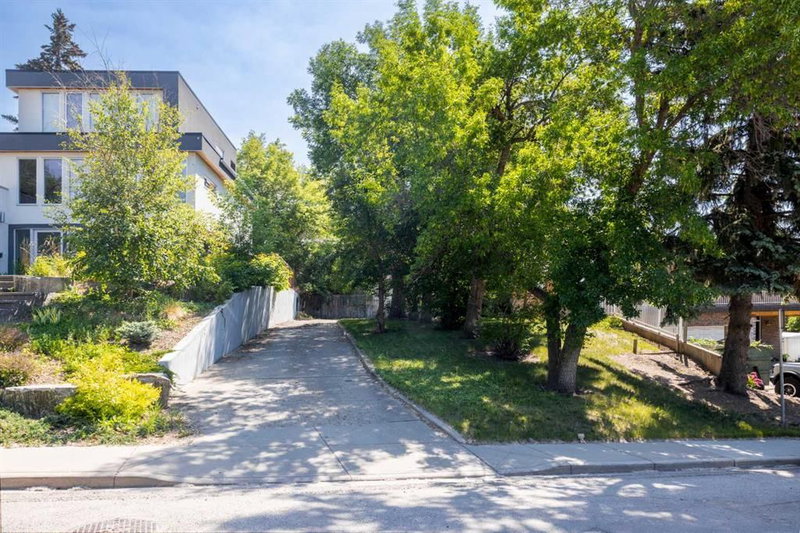 1308 17a Street NW, Calgary, Alberta