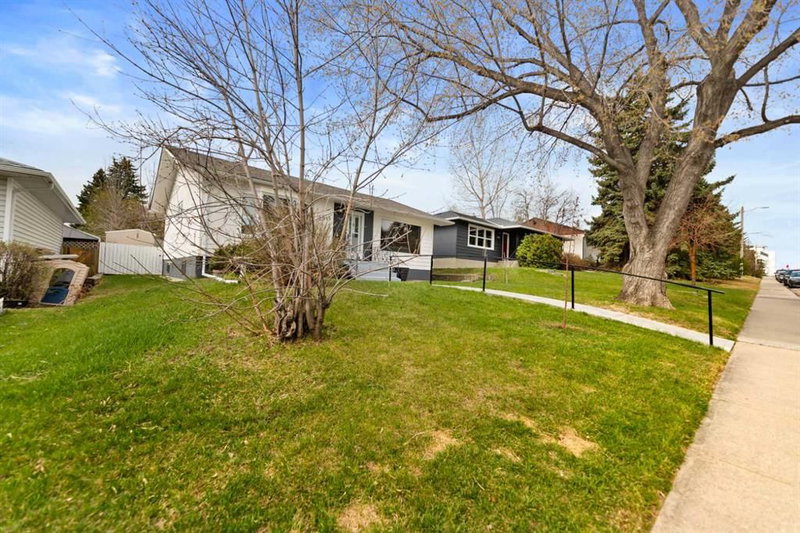2915 13 Avenue NW, Calgary, T2N 1M1 | Image 3