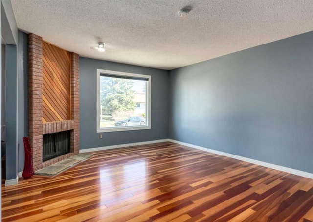 223 Cedarwood Road SW