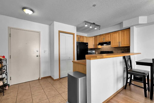 218 - 92 Saddletree Court NE