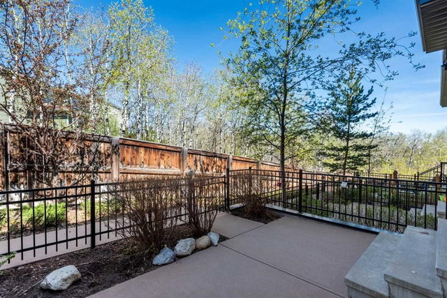 24 Aspen Hills Common SW