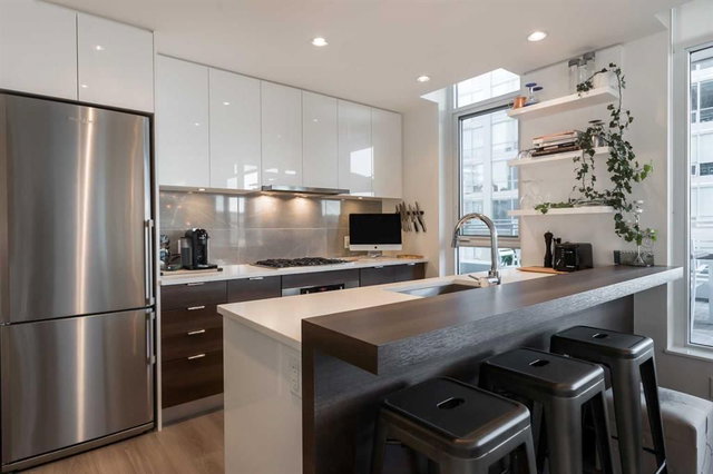 803 - 108 Waterfront Court SW