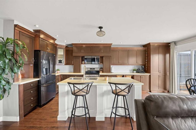 19 Covemeadow Crescent NE