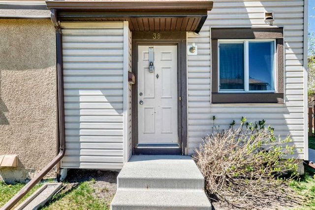 38 - 2727 Rundleson Road NE