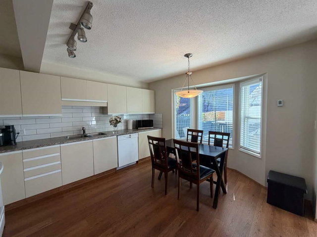 25 Ellenwood Drive