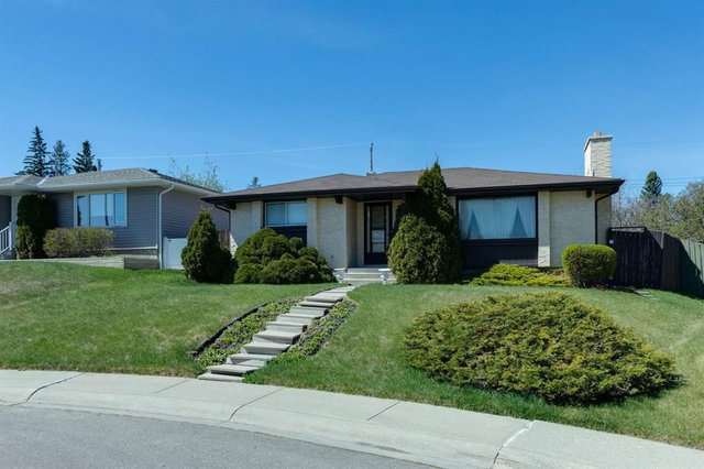 1132 Hunterston Hill NW