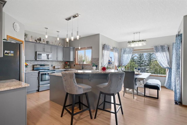 16 Bow Ridge Drive