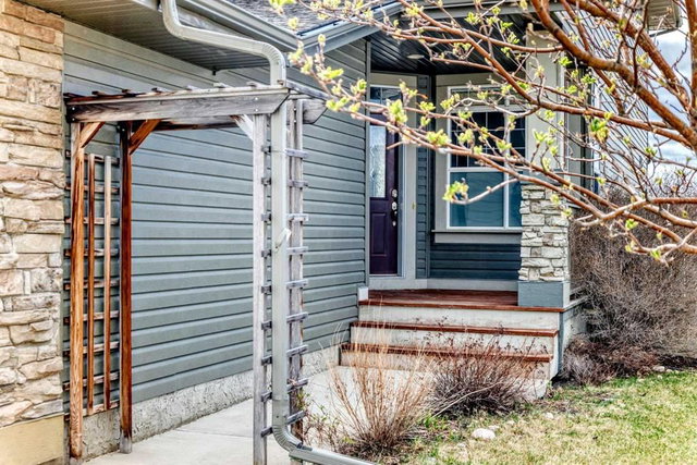 51 Royal Oak View NW
