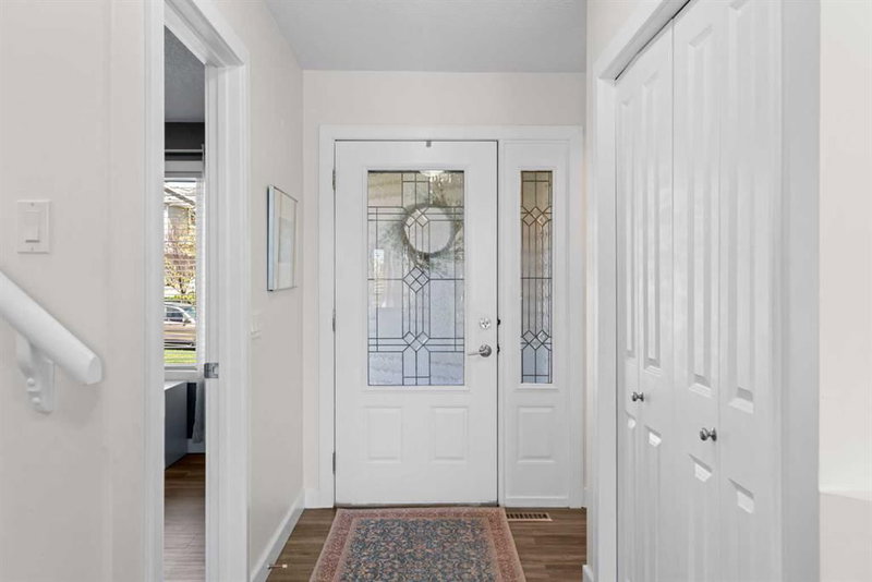 42 Gleneagles Terrace, Cochrane — listing photo 3