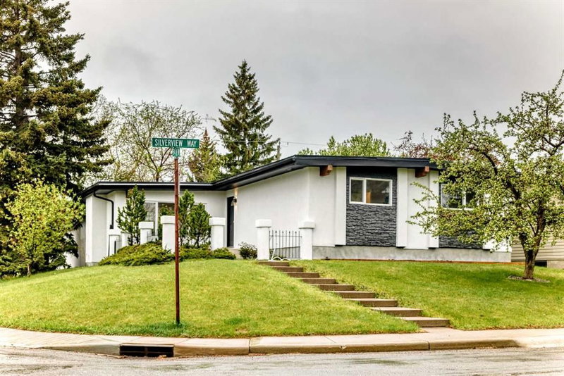 275 Silverview Way NW, Calgary, Alberta