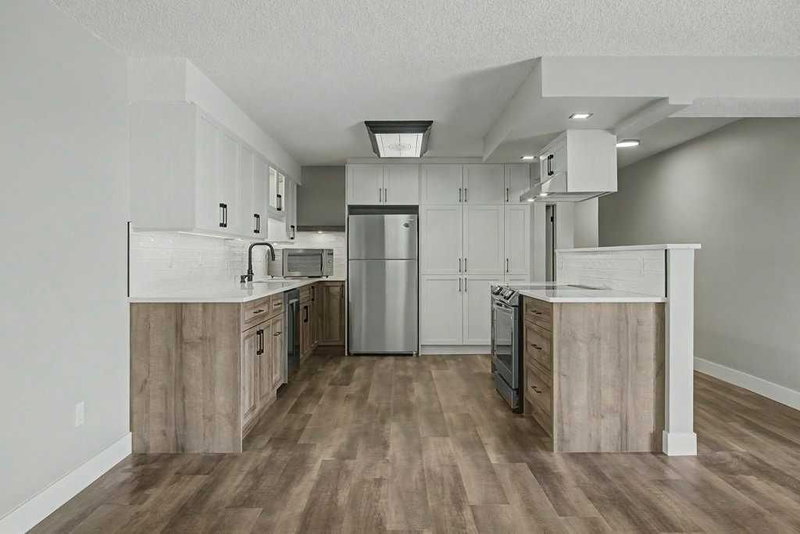 602, 320 Meredith Road NE, Crescent Heights — interior photo