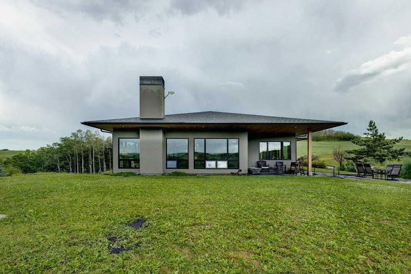 266098 128 Street W, Rural Foothills County — listing photo 2