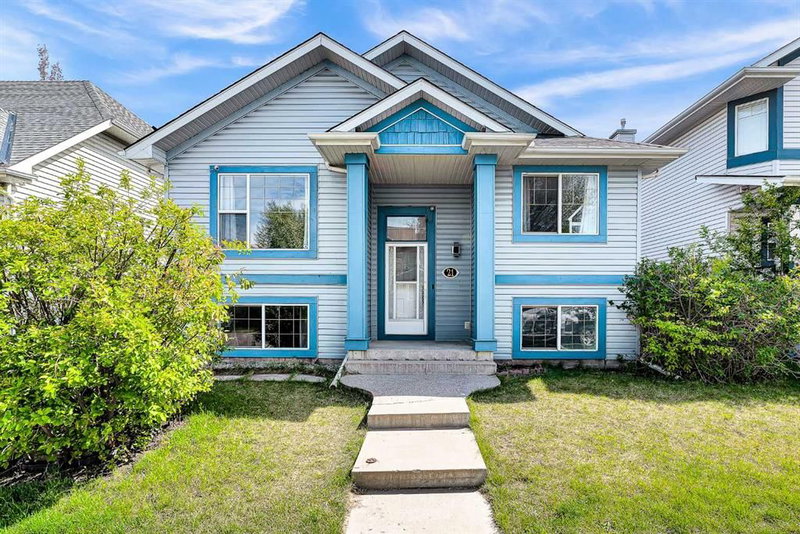 21 Erin Meadow Manor SE, Calgary, Alberta