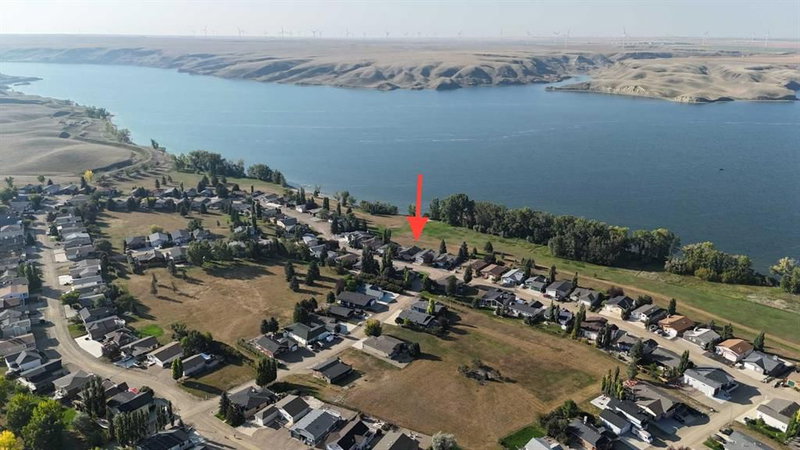 654 Lakeside Drive