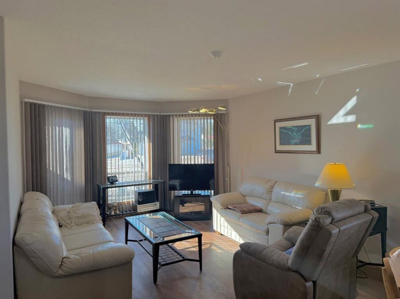 12 Clearwater Crescent