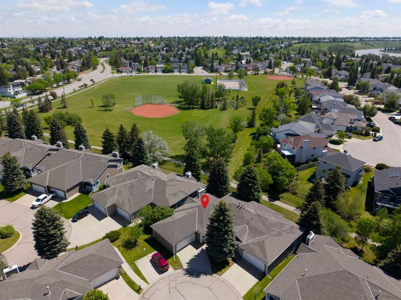 42 Douglasbank Gardens SE, Calgary, Alberta