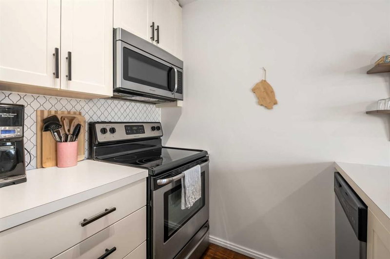 1403 - 279 Copperpond Common SE