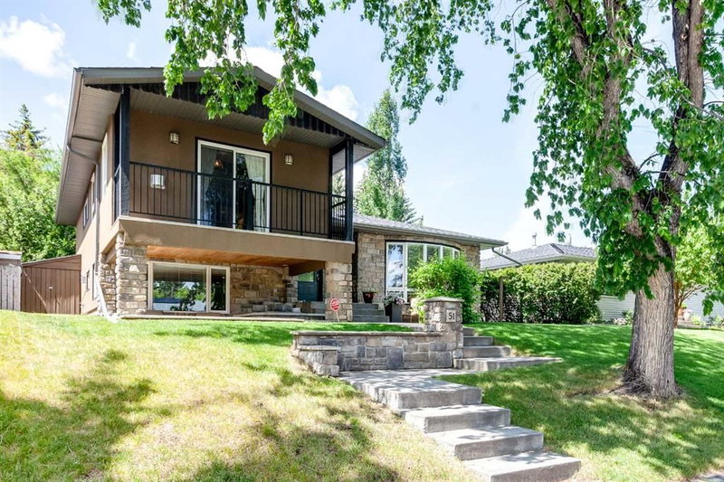 51 Wimbledon Drive SW, Calgary, Alberta