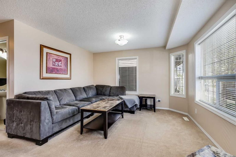 31 Taralake Gardens NE