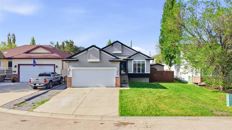 206 Highwood Village Place NW — listing photo