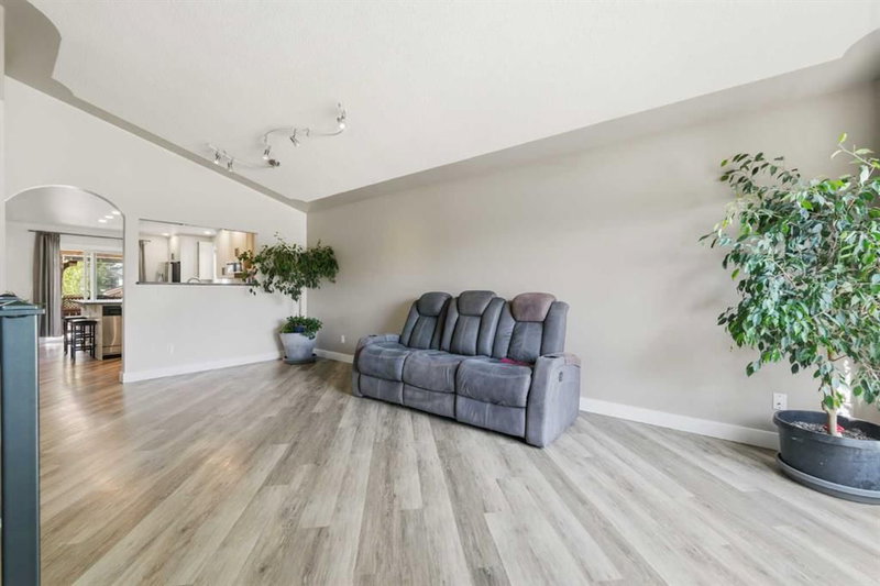 206 Highwood Village Place NW, Highwood Village — interior photo