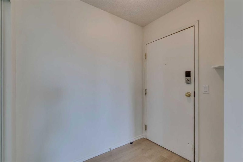 301 - 7301 Valleyview Park SE