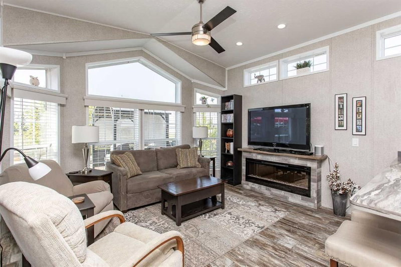 212 - 10046 Township Road 422