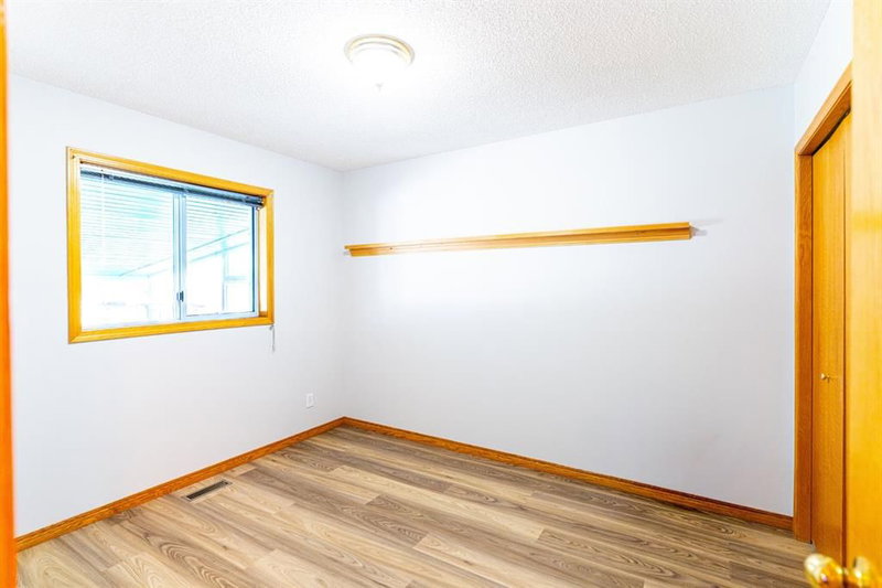 70 Elizabeth Way SE