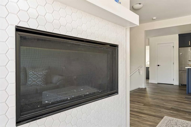 2851 12 Avenue SW, Shaganappi — interior photo 5