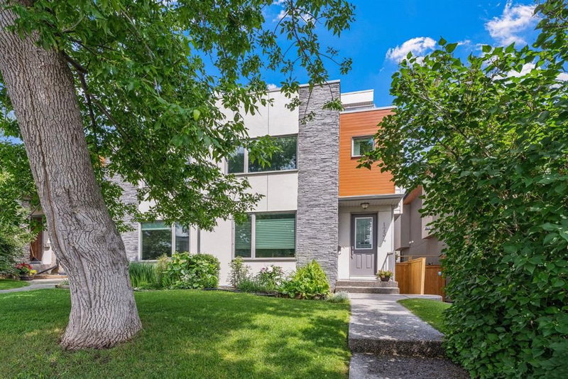 1734 37 Avenue SW, Calgary, Alberta
