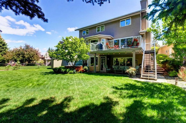 174 Mt Robson Close SE